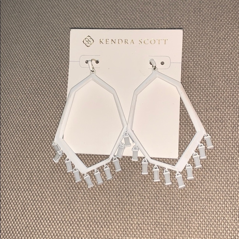 NWT KENDRA SCOTT THOMAS WHITE EARRINGS